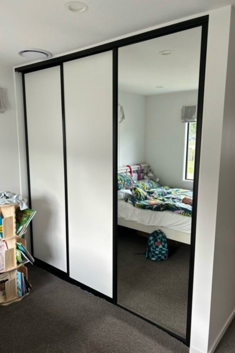 Silent sliding Doors white mirror gallery 2